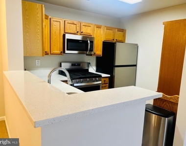 1049 Gardenview Loop - Photo Thumbnail 2