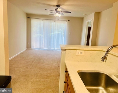 1049 Gardenview Loop - Photo Thumbnail 8