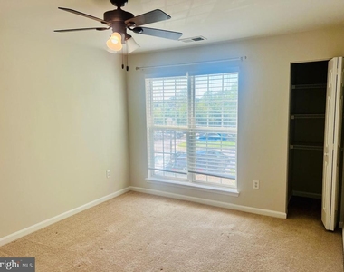 1049 Gardenview Loop - Photo Thumbnail 9