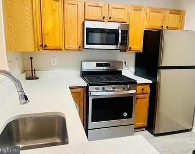 1049 Gardenview Loop - Photo Thumbnail 4