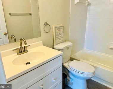 1049 Gardenview Loop - Photo Thumbnail 11