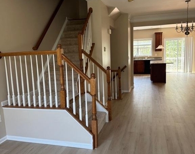 23093 Sunbury Street - Photo Thumbnail 8