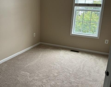 23093 Sunbury Street - Photo Thumbnail 22