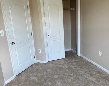 23093 Sunbury Street - Photo Thumbnail 19