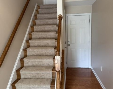 23093 Sunbury Street - Photo Thumbnail 9