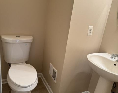 23093 Sunbury Street - Photo Thumbnail 18