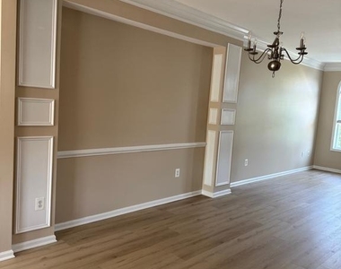 23093 Sunbury Street - Photo Thumbnail 10