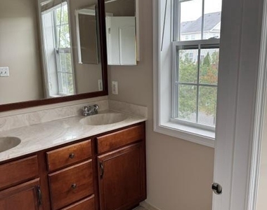 23093 Sunbury Street - Photo Thumbnail 19