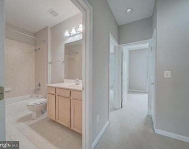 22942 Rose Quartz Square - Photo Thumbnail 31
