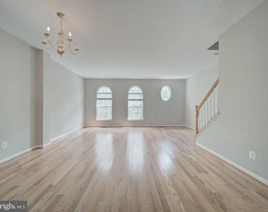 22942 Rose Quartz Square - Photo Thumbnail 46