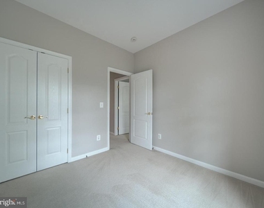 22942 Rose Quartz Square - Photo Thumbnail 22
