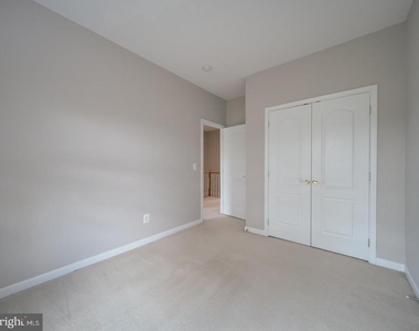 22942 Rose Quartz Square - Photo Thumbnail 27