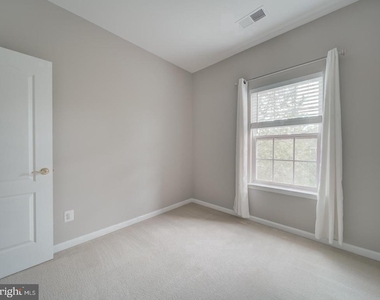 22942 Rose Quartz Square - Photo Thumbnail 21
