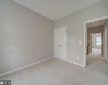 22942 Rose Quartz Square - Photo Thumbnail 18