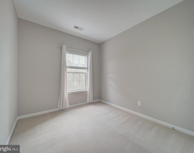 22942 Rose Quartz Square - Photo Thumbnail 20