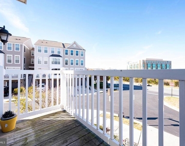 42183 Shorecrest Terrace - Photo Thumbnail 17