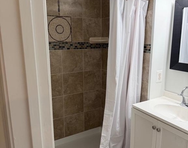 7606 Fallswood Way - Photo Thumbnail 10