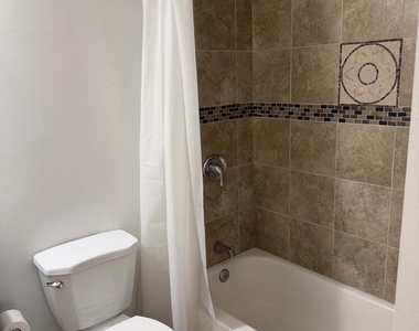 7606 Fallswood Way - Photo Thumbnail 19