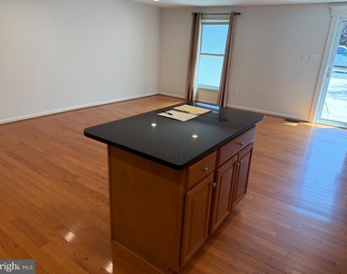 7606 Fallswood Way - Photo Thumbnail 11