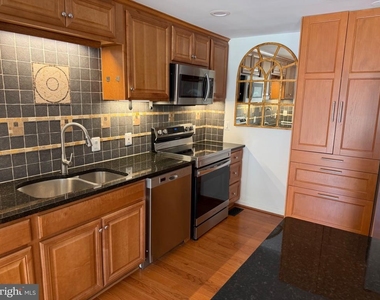 7606 Fallswood Way - Photo Thumbnail 7