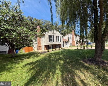 7606 Fallswood Way - Photo Thumbnail 1