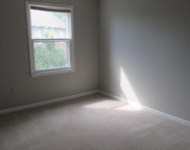 7334 Mallory Lane - Photo Thumbnail 17