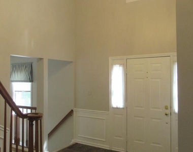 7334 Mallory Lane - Photo Thumbnail 3