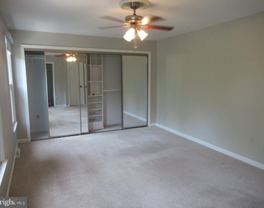 7334 Mallory Lane - Photo Thumbnail 15