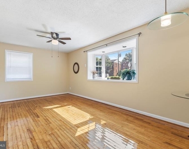 2910 Peyton Randolph Drive - Photo Thumbnail 15