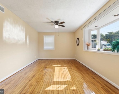 2910 Peyton Randolph Drive - Photo Thumbnail 16