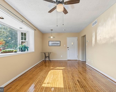 2910 Peyton Randolph Drive - Photo Thumbnail 5