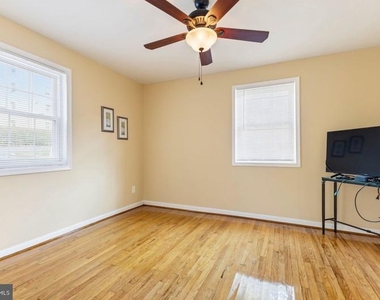 2910 Peyton Randolph Drive - Photo Thumbnail 11
