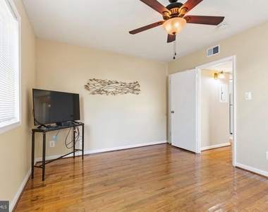 2910 Peyton Randolph Drive - Photo Thumbnail 12