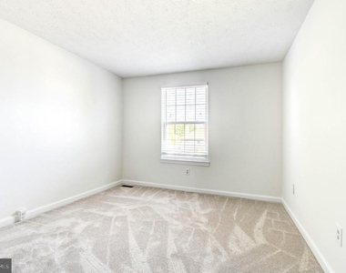 6022 Phlox Court - Photo Thumbnail 13