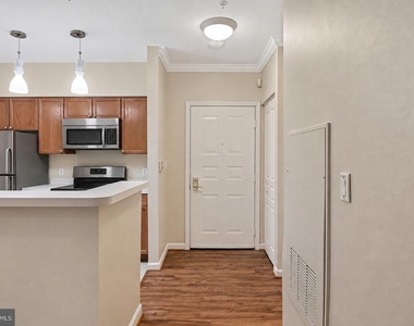 2204 Westcourt Lane - Photo Thumbnail 1