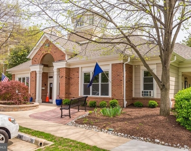 2204 Westcourt Lane - Photo Thumbnail 16
