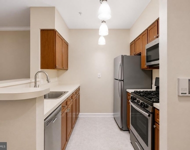 2204 Westcourt Lane - Photo Thumbnail 3