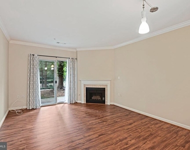 2204 Westcourt Lane - Photo Thumbnail 4