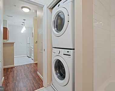 2204 Westcourt Lane - Photo Thumbnail 12