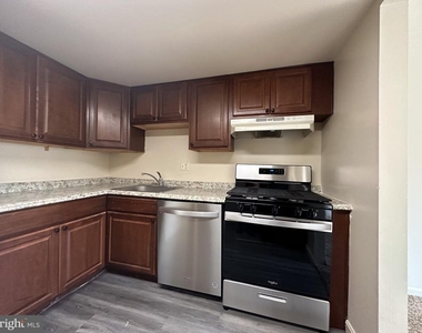 1550 Northgate Square - Photo Thumbnail 6