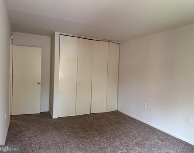 1550 Northgate Square - Photo Thumbnail 9