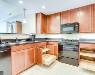 1000 N Randolph Street - Photo Thumbnail 6