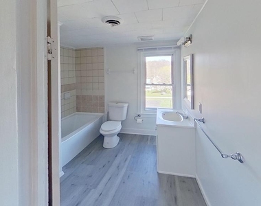 411 Chestnut Street - Photo Thumbnail 4