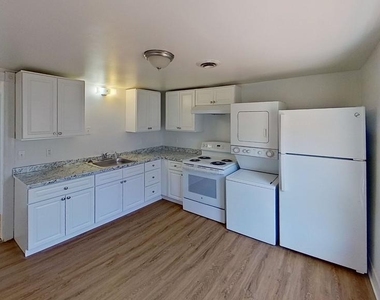 411 Chestnut Street - Photo Thumbnail 1