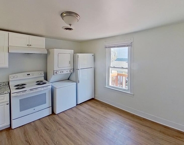 411 Chestnut Street - Photo Thumbnail 2