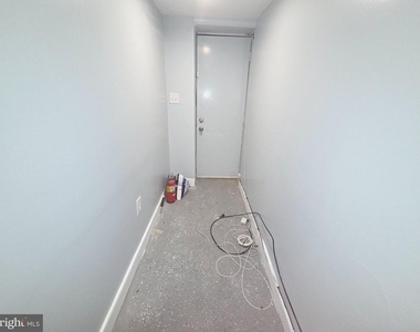 5857 Warrington Avenue - Photo Thumbnail 2