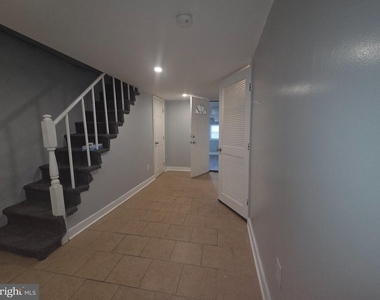 5857 Warrington Avenue - Photo Thumbnail 7