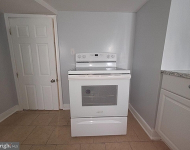 5857 Warrington Avenue - Photo Thumbnail 16