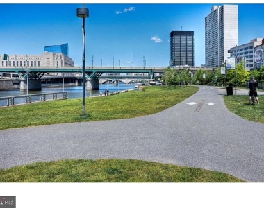 201 S 25th Street - Photo Thumbnail 7
