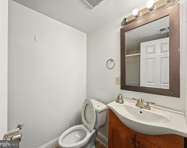 1417 N 17th Street - Photo Thumbnail 9
